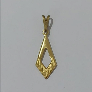 PINGENTE NO BRUTO PRONTO PARA O BANHO (100% LATÃO )(E2640) -Gravata vazada 23MM - PESO: 0,5GR - BRU0003467