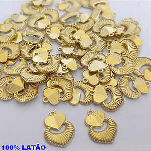 ACESSÓRIO NO BRUTO PRONTO PARA O BANHO - (5631) Coração 12x10mm Diamantado E Ondas (CX143) COMPOSIÇÃO: 100% LATÃO - PESO: 0,5GR - BRU0003487