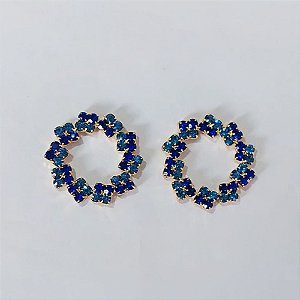 BRINCO FOLHEADO A OURO 5 MILÉSSIMOS+VERNIZ DIAMOND - BRINCO PINO COM MICRO ZIRCÔNIAS AZUÍS 20MM - OURO969