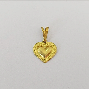 PINGENTE NO BRUTO PRONTO PARA O BANHO COM CONTRA ARGOLA(4035) COMPOSIÇÃO 100% LATÃO ( Coração 10m Borda Bolinha Centro Coração Liso) PESO 0,5GR - BRU0003579