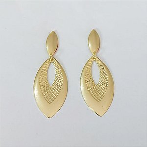 BRINCO FOLHEADO A OURO COM VERNIZ DIAMOND - BRINCO DE PINO BASE LISA E PINGENTE VAZADO 50MM - OURO1070