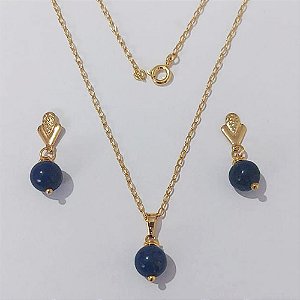 CONJUNTO FOLHEADO A OURO - BANHADO COM 5 MILÉSIMOS + VERNIZ DIAMOND - CONJUNTO COM CORRENTE CADEADO 40CM E PINGENTE E BRINCOS COM PEDRA NATURAL AZUL MARINHO 8MM - OURO1076