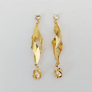 BRINCO FOLHEADO A OURO COM VERNIZ DIAMOND - BRINCO DE PINO COM MICRO ZIRCÔNIA E PÉROLA 58MM - OURO1124