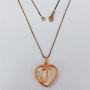 GARGANTILHA NO BRUTO PRONTO PARA O BANHO - (CX146) - COM CORRENTE VENEZIANA DE 45CM - CORAÇÃO LETRA J MADRÉ PÉROLA -23MM PESO: 5,7GR - BRU0003667