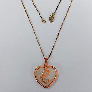 GARGANTILHA NO BRUTO PRONTO PARA O BANHO - (CX146) - COM CORRENTE VENEZIANA DE 45CM - CORAÇÃO LETRA C MADRÉ PÉROLA -23MM PESO: 5,7GR - BRU0003670