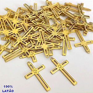 ACESSÓRIO NO BRUTO PRONTO PARA O BANHO (CX146) -Cruz 25x16mm Diamantada Vazada (5005) - PESO 0,6GR - BRU3748