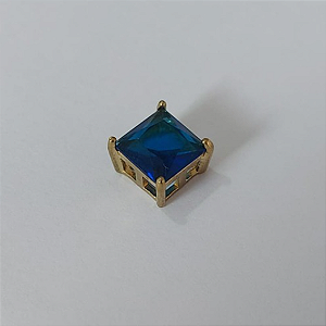 PINGENTE NO BRUTO PRONTO PARA O BANHO (COM BASE EM ALTA FUSÃO QUADRADA ) ZIRCONIA 8X8MM PESO 0,9GR - BRU3862