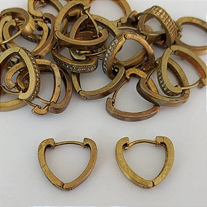 BRINCO NO BRUTO PRONTO PARA O BANHO (BRINCO ARGOLINHA DE PRESSÃO CRAVEJADO EM MICRO ZIRCONIAS (148)- COMPOSIÇÃO: LATÃO 100% - TAMANHO 14MM - (VENDIDO POR PAR) PESO TOTAL 2.3GR - BRU23933