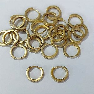 BRINCO NO BRUTO PRONTO BANHO - BRINCO COM FILEIRA DE MICRO ZIRCÔNIAS CRISTAIS - ARGOLINHA DE PRESSÃO (TRANQUETA) TAMANHO 12MM - PESO TOTAL 1GR - BRU23965