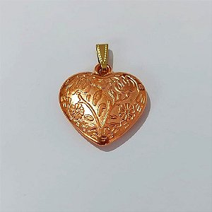 PINGENTE NO BRUTO PRONTO PARA O BANHO -(0001793) PINGENTE CORAÇÃO DESENHADO EM ABS - TAMANHO: 30MM - PESO: 2,9GR - BRU23985