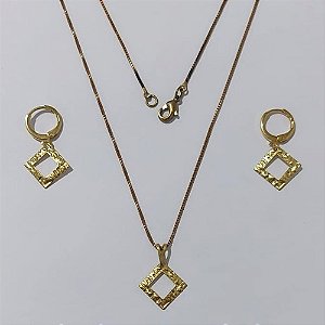 CONJUNTO NO BRUTO PRONTO PARA O BANHO - (V1686) COM CORRENTE VENEZIANA DE 45CM (100% LATÃO) - PINGENTES LOSANGO MARTELADO 14MM- PESO: 4,2GR - BRU24012