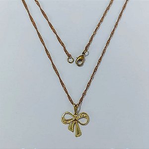 GARGANTILHA NO BRUTO PRONTA PARA O BANHO - (V2985) GARGANTILHA COM CORRENTE SINGAPURA 45CM E PINGENTE LAÇO 14X16MM - PESO: 1,9GR - COMPOSIÇÃO: 100% LATÃO - BRU24020