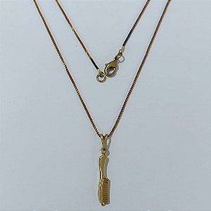 GARGANTILHA NO BRUTO PRONTA PARA O BANHO - (2151) GARGANTILHA COM CORRENTE VENEZIANA 45CM E PINGENTE PENTE DUPLO 20MM - PESO: 2.3GR - COMPOSIÇÃO: 100% LATÃO - BRU24021