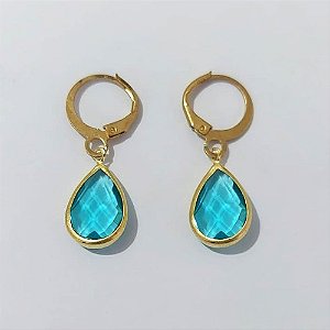 BRINCO NO BRUTO PRONTO PARA O BANHO - BRINCO ARGOLINHA DE PRESSÃO COM PINGENTE 8X12MM (GOTA)COMPOSIÇÃO 70% LATÃO E 30% VIDRO AZUL- PESO: 2,2GR - BRU24042