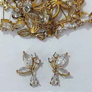 BRINCO NO BRUTO PRONTO PARA O BANHO - BRINCO DE PINO BORBOLETA CRAVEJADO ZIRCÔNIAS 21MM - COMPOSIÇÃO: LATÃO / ZIRCÔNIA - PESO 3,4GR - BRU24064