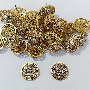 BRINCO NO BRUTO PRONTO PARA O BANHO - BRINCO DE PINO REDONDO CRAVEJADO COM ZIRCÔNIAS - TAMANHO 13MM - COMPOSIÇÃO: LATÃO / ZIRCÔNIA - PESO 2,6GR - BRU24088