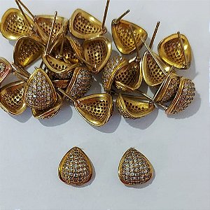 BRINCO NO BRUTO PRONTO PARA O BANHO - BRINCO DE PINO GOTA CRAVEJADA COM ZIRCÔNIAS - TAMANHO 10MM - COMPOSIÇÃO: LATÃO / ZIRCÔNIA - PESO 1,8GR - BRU24089