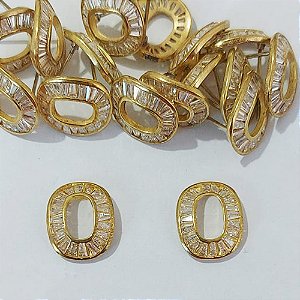 BRINCO NO BRUTO PRONTO PARA O BANHO - BRINCO DE PINO OVAL VAZADO CRAVEJADO COM MICROS ZIRCÔNIAS - TAMANHO 13MM - COMPOSIÇÃO: LATÃO / ZIRCÔNIA - PESO 1,6GR - BRU24093