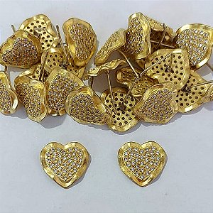 BRINCO NO BRUTO PRONTO PARA O BANHO - BRINCO DE PINO CORAÇÃO CRAVEJADO COM MICROS ZIRCÔNIAS - TAMANHO 13MM - COMPOSIÇÃO: LATÃO / ZIRCÔNIA - PESO 2,4GR - BRU24097