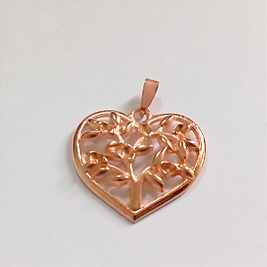 PINGENTE NO BRUTO PRONTO PARA O BANHO(CRIS)- (CX.151) - FLOR E CORAÇÃO DE 2,5CM COM - ( PESO 3.4GR - BRU24204