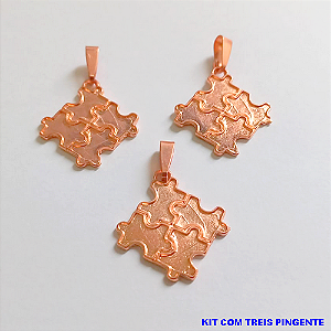 PINGENTE NO BRUTO PRONTO PARA O BANHO (CX151) (AUTISTA) - KIT COM TREIS PINGENTES TAMANHO 1,5CM / com contra argola- PESO TOTAL 1,3GR(cada pingente) - BRU24210
