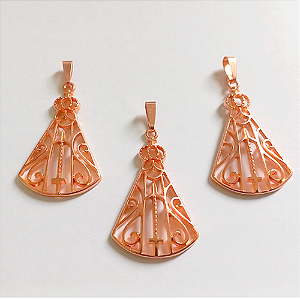 PINGENTE NO BRUTO PRONTO PARA O BANHO (CX151) (NOSSA SENHORA APARECIDA) - KIT COM TREIS PINGENTES TAMANHO 3X2CM / com contra argola- PESO TOTAL 2.4GR(cada pingente) - BRU24214