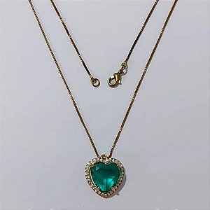GARGANTILHA NO BRUTO PRONTA PARA O BANHO - GARGANTILHA COM CORRENTE VENEZIANA 45CM - PINGENTE COM BASE CORAÇÃO CRAVEJADO EM MICRO ZIRCÔNIAS CRISTAIS E PEDRA EM ZIRCÔNIA VERDE 15X15MM - PESO TOTAL 6,6GR - COMPOSIÇÃO: LATÃO / ZIRCÔNIA - BRU24193