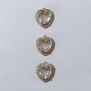 PINGENTE NO BRUTO PRONTO PARA O BANHO - KIT COM 3 PINGENTES COM BASES CORAÇÃO CRAVEJADO EM MICRO ZIRCÔNIAS CRISTAIS E PEDRA EM ZIRCÔNIA CRISTAL 15X15MM - PESO TOTAL 12,6GR - BRU24226