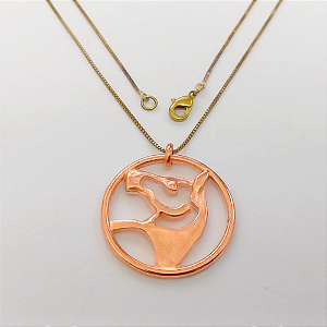 GARGANTILHA NO BRUTO PRONTO PARA O BANHO(CX153)COM CORRENTE VENEZIANA DE 45CM - (CRIS) PINGENTE CAVALO DETALHE VAZADO 3CM - PESO TOTAL 4,1GR - BRU24336