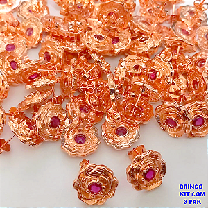 BRINCO NO BRUTO PRONTO PARA O BANHO(CRIS)(CX153) - * KIT COM 3 PAR * COM BASE DE PINO COM UMA PEDRA DE ZIRCÔNIA VERMELHA DE 4MM TAMANHO DO BRINCO 10X10MM - PESO TOTAL 2,2GR(peso do par) - BRU24344