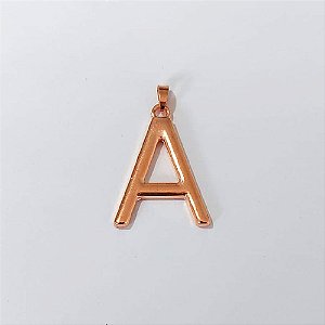 PINGENTE NO BRUTO PRONTO PARA O BANHO - PINGENTE LETRA " A " 25MM - PESO 2,7GR - BRU24533
