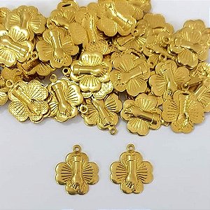 ACESSÓRIO NO BRUTO PRONTO PARA O BANHO - (5228) (CX.73) PINGENTE TREVO COM FIGA 15MM COM UMA ARGOLINHA - COMPOSIÇÃO: 100% LATÃO - PESO TOTAL 1,0GR - BRU24423