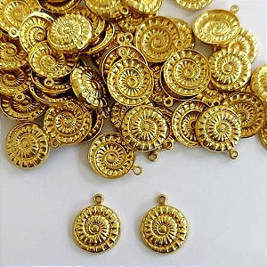 ACESSÓRIO NO BRUTO PRONTO PARA O BANHO - (CX.72) (5919) PINGENTE REDONDO CARACOL 10MM COM UMA ARGOLINHA - COMPOSIÇÃO: 100% LATÃO - PESO TOTAL 0,6GR - BRU24426