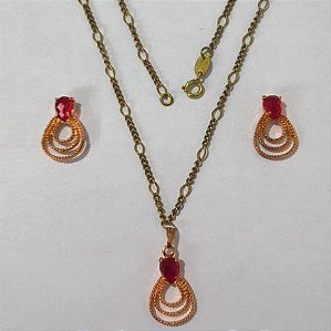 CONJUNTO NO BRUTO PRONTO PARA O BANHO(CX157) COM CORRENTE NO LATÃO CINCO POR UM E PINGENTE COM PEDRA DE VIDRO( 45CM ) PESO 9.4GR (BRU24600