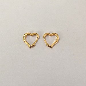 BRINCO FOLHEADO A OURO - BANHADO COM 5 MILÉSIMOS + VERNIZ DIAMOND - BRINCO DE ARGOLA CORAÇÃO - TAMANHO: 12MM - OURO1257