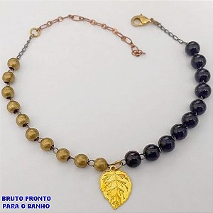 PULSEIRA NO BRUTO PRONTO PARA O BANHO(CX161)- PULSEIRA SIMPLES E DELICADA COM PEROLAS NEGRAS DE 6MM E BOLAS DE LATÃO DE 4MM / 18CM+EXTENSOR / COM FECHO LAGOSTA)- PESO TOTAL 4.4GR - BRU24740