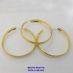 BRINCO NO BRUTO PRONTO PARA O BANHO(CX160)- BRINCO DE ARGOLA DE PINO 100% LATÃO TODA TRABALHADA DE 5CM / - PESO TOTAL 6.4GR - BRU24772