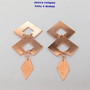 BRINCO NO BRUTO PRONTO PARA O BANHO(CX161)- BRINCO NO BRUTO 100% LATÃO COM DOIS PINDURICALHO E BASE DE PINO (TAMANHO 3CM)/ - PESO TOTAL 6.7GR - BRU24789