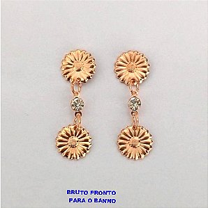 BRINCO NO BRUTO PRONTO PARA O BANHO(CX163)- BRINCO DE PINO COM DUAS MARGARIDA DE 10MM E UM CRISTAL / - PESO TOTAL 1.5GR - BRU24824