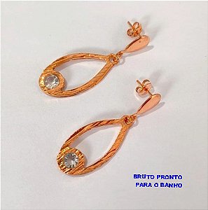 BRINCO NO BRUTO PRONTO PARA O BANHO (CX164)- BRINCO TIPO GOTA COM UMA PEDRA DE ZIRCONIA) (PESO 4.2GR ) BRU24866