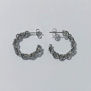 BRINCO EM AÇO INOXIDÁVEL - BRINCO ARGOLA ENTRELAÇADA 4,5X24MM (ARGI0426) - COMPOSIÇÃO: AÇO INOXIDÁVEL - AÇO2244