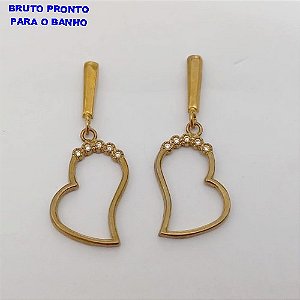 BRINCO NO BRUTO PRONTO PARA O BANHO(P156) BRINCO COM BASE DE PINO COM CORAÇÃO CRAVEJADO DE 2X1CM) - PESO 2.4GR - BRU24980