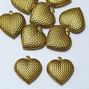 ACESSÓRIO NO BRUTO PRONTO PARA O BANHO - (3.3874) PINGENTE CORAÇÃO DUPLO 35MM - PESO TOTAL 5,1GR - COMPOSIÇÃO: 100% LATÃO - BRU0003801