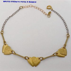 DUPLICADO - PULSEIRA NO BRUTO PRONTO PARA O BANHO(CX168)PULSEIRA COM TREIS CORAÇÃO DE 12MM(PESO 2.3GR) TAMANHO 18CM+EXTENSOR - BRU25012