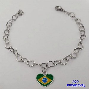 PULSEIRA EM AÇO INOXIDAVEL COM PINGENTE BANDEIRA DO " BRASIL " RESINADA EM FORMA DE CORAÇÃO DE 13MM( TAMANHO 23CM) AÇO3028