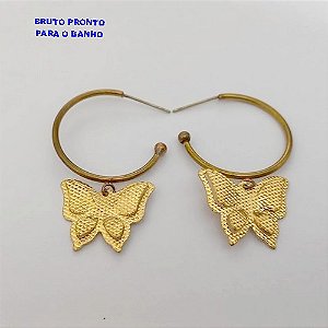 BRINCO NO BRUTO PRONTO PARA O BANHO (CX169)BRINCO DE ARGOLA COM PINGENTE DE BORBOLETA )PESO DE 3.6GR - BRU25029