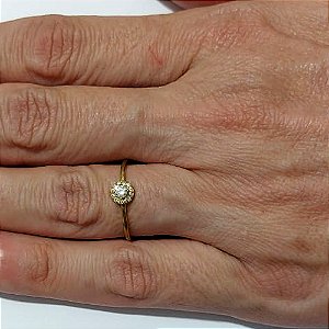 ANEL NO BRUTO PRONTO PARA O BANHO - ANEL CRAVEJADO EM MICROS ZIRCÔNIAS - PESO MÉDIO: 0,6GR - COMPOSIÇÃO: LATÃO / ZIRCÔNIA - ANEL000552