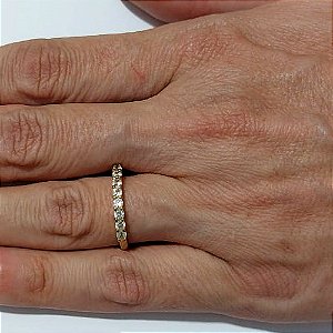 ANEL NO BRUTO PRONTO PARA O BANHO - ANEL CRAVEJADO EM MICROS ZIRCÔNIAS - PESO MÉDIO: 0,6GR - COMPOSIÇÃO: LATÃO / ZIRCÔNIA - ANEL000554