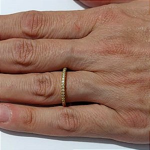 ANEL NO BRUTO PRONTO PARA O BANHO - ANEL CRAVEJADO EM MICROS ZIRCÔNIAS - PESO MÉDIO: 0,6GR - COMPOSIÇÃO: LATÃO / ZIRCÔNIA - ANEL000562