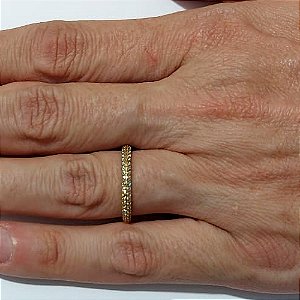 ANEL NO BRUTO PRONTO PARA O BANHO - ANEL CRAVEJADO EM MICROS ZIRCÔNIAS - PESO MÉDIO: 0,5GR - COMPOSIÇÃO: LATÃO / ZIRCÔNIA - ANEL000564